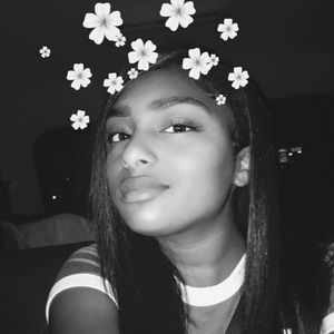 Meet your Posher, Chloe